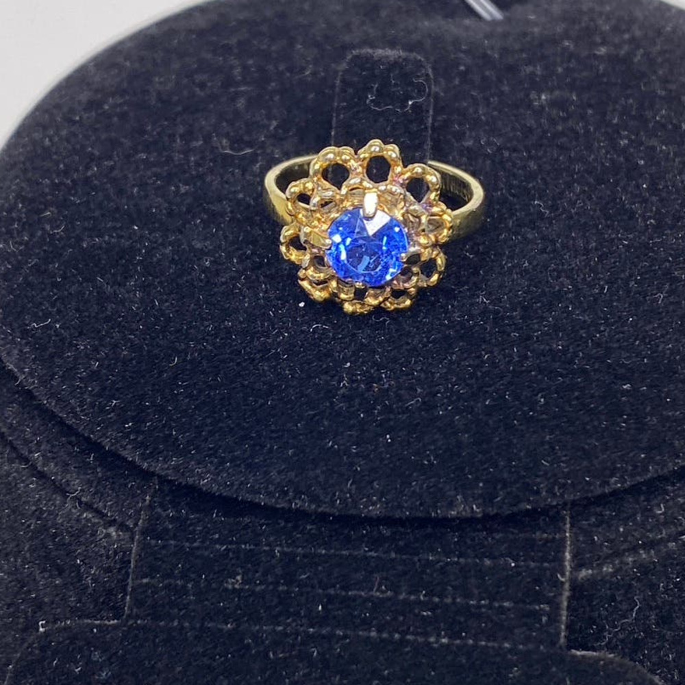 Uncas blue‎ stone gold filigree ring